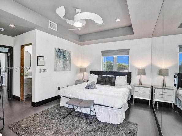 2612 Key Largo Ln, Fort Lauderdale FL 33312