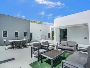 2612 Key Largo Ln, Fort Lauderdale FL 33312