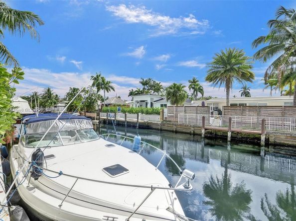 2612 Key Largo Ln, Fort Lauderdale FL 33312