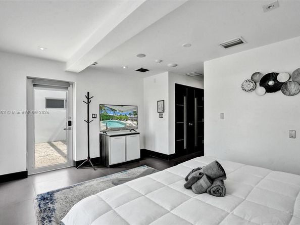 2612 Key Largo Ln, Fort Lauderdale FL 33312