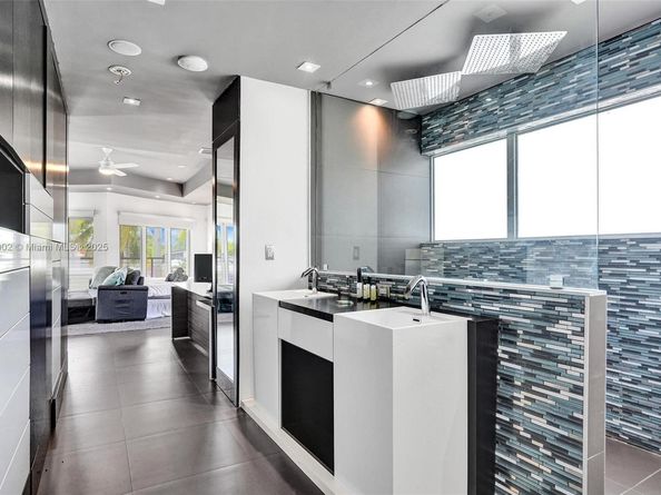 2612 Key Largo Ln, Fort Lauderdale FL 33312