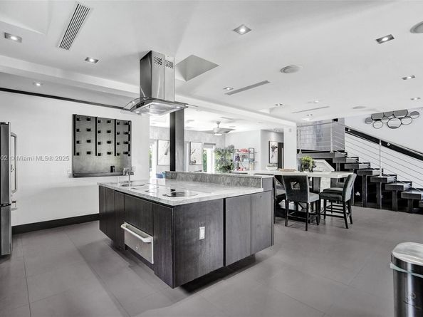 2612 Key Largo Ln, Fort Lauderdale FL 33312