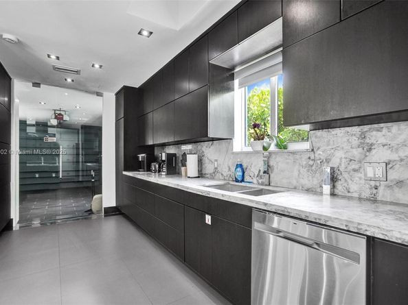 2612 Key Largo Ln, Fort Lauderdale FL 33312