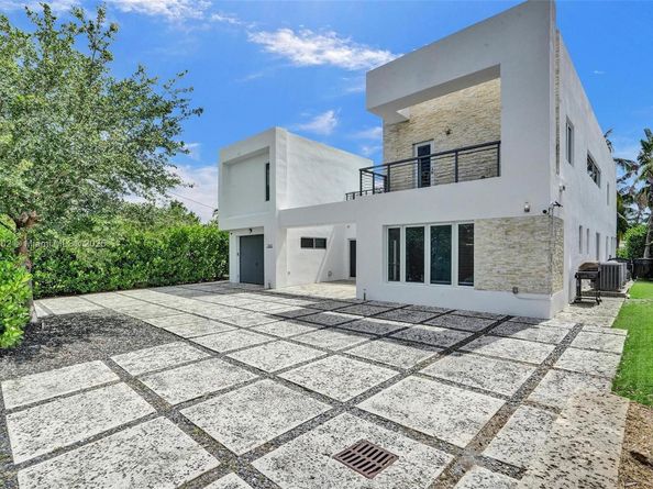 2612 Key Largo Ln, Fort Lauderdale FL 33312