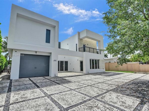 2612 Key Largo Ln, Fort Lauderdale FL 33312