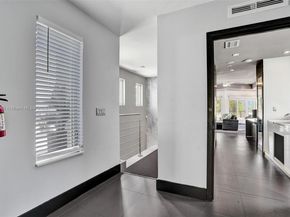 2612 Key Largo Ln, Fort Lauderdale FL 33312