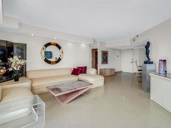 19707 Turnberry Way 22G, Aventura FL 33180