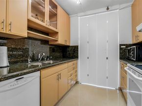 19707 Turnberry Way 22G, Aventura FL 33180