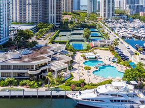 19707 Turnberry Way 22G, Aventura FL 33180