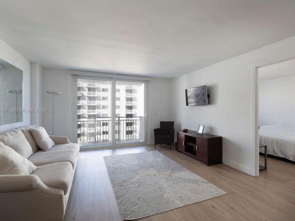 345 Ocean Dr 819, Miami Beach FL 33139