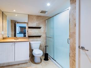 345 Ocean Dr 819, Miami Beach FL 33139