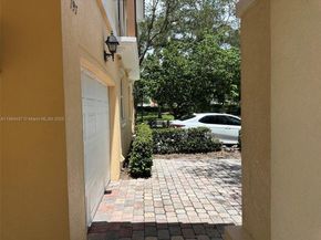 197 E Santa Barbara Way, Palm Beach Gardens FL 33410