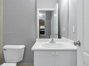 1543 SE 25th St 204, Homestead FL 33035