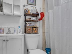 2166 NW 18th St, Miami FL 33125