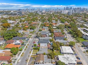 2166 NW 18th St, Miami FL 33125