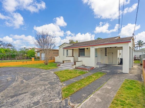 2166 NW 18th St, Miami FL 33125