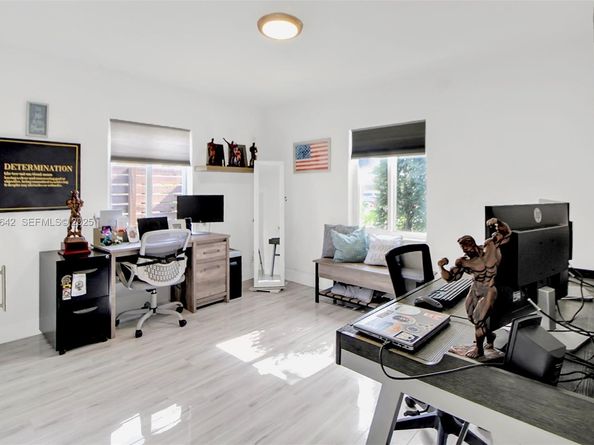 201 NW 51st Ct, Oakland Park FL 33309