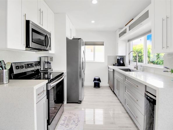 201 NW 51st Ct, Oakland Park FL 33309