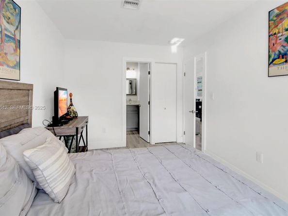 201 NW 51st Ct, Oakland Park FL 33309