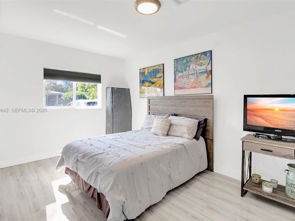 201 NW 51st Ct, Oakland Park FL 33309