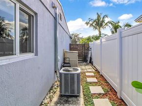 201 NW 51st Ct, Oakland Park FL 33309