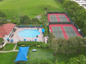 1046 Satinleaf St, Hollywood FL 33019