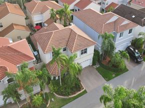 1046 Satinleaf St, Hollywood FL 33019