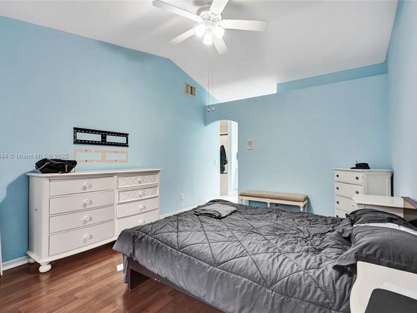 1046 Satinleaf St, Hollywood FL 33019