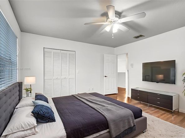 1046 Satinleaf St, Hollywood FL 33019