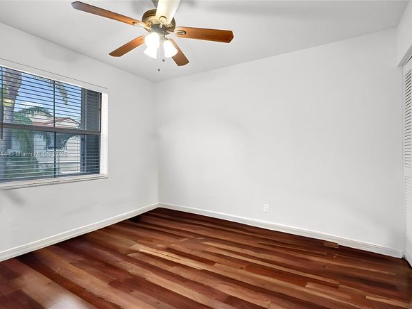 1046 Satinleaf St, Hollywood FL 33019