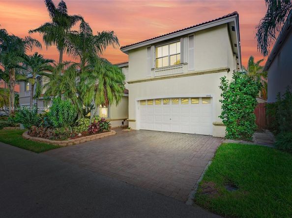 1046 Satinleaf St, Hollywood FL 33019