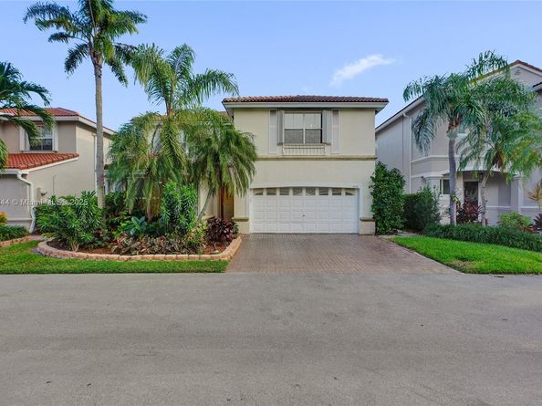 1046 Satinleaf St, Hollywood FL 33019