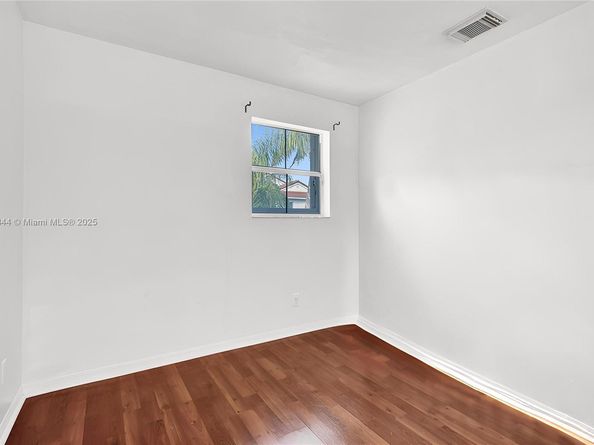 1046 Satinleaf St, Hollywood FL 33019