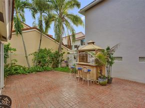 1046 Satinleaf St, Hollywood FL 33019