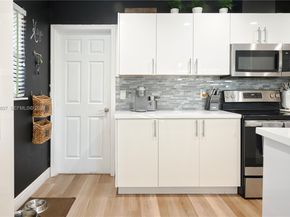 1236 NW 43rd St, Deerfield Beach FL 33064