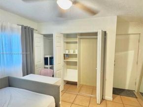 5685 NW 194th Ln, Miami Gardens FL 33055