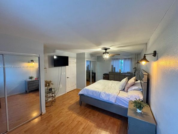 5685 NW 194th Ln, Miami Gardens FL 33055