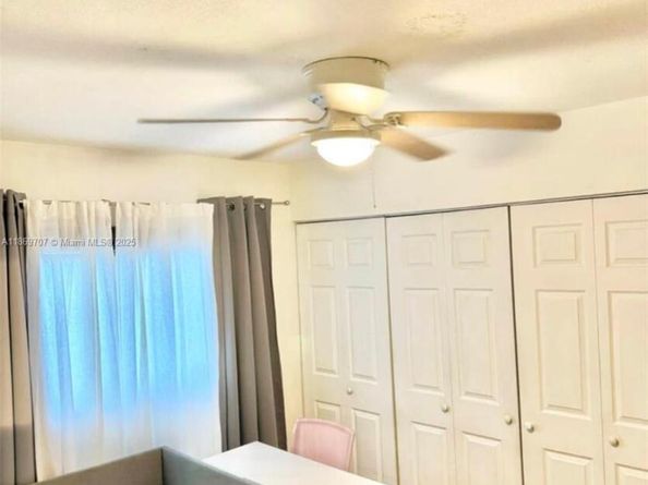 5685 NW 194th Ln, Miami Gardens FL 33055