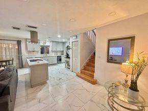 5685 NW 194th Ln, Miami Gardens FL 33055