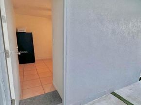 5685 NW 194th Ln, Miami Gardens FL 33055