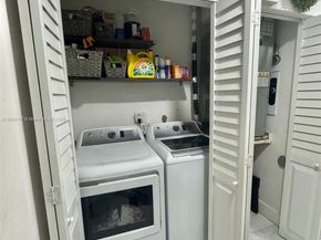 5685 NW 194th Ln, Miami Gardens FL 33055