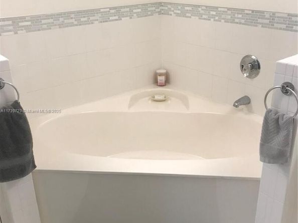 16654 SW 103rd Ln, Miami FL 33196