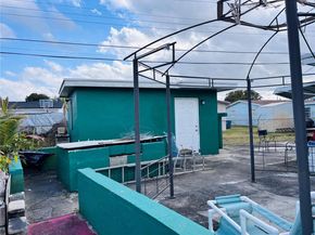 3268 NW 15th St, Lauderhill FL 33311