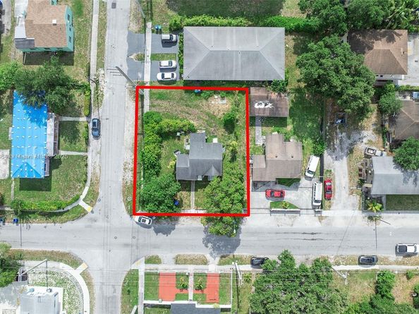 6545 NW 6th Ave, Miami FL 33150