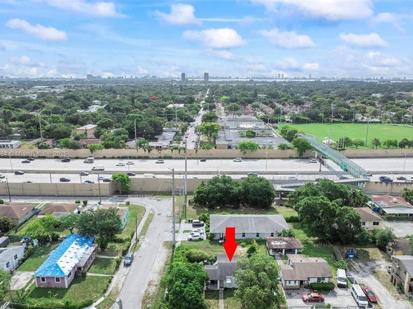 6545 NW 6th Ave, Miami FL 33150