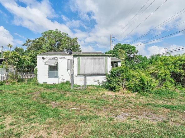 6545 NW 6th Ave, Miami FL 33150