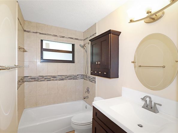 15840 SW 105th Ct, Miami FL 33157