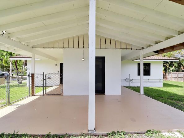 15840 SW 105th Ct, Miami FL 33157