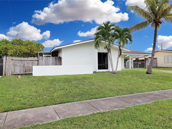 15840 SW 105th Ct, Miami FL 33157