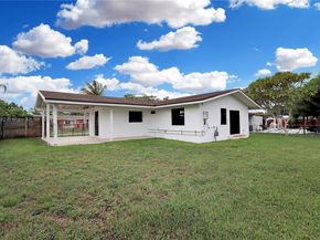 15840 SW 105th Ct, Miami FL 33157